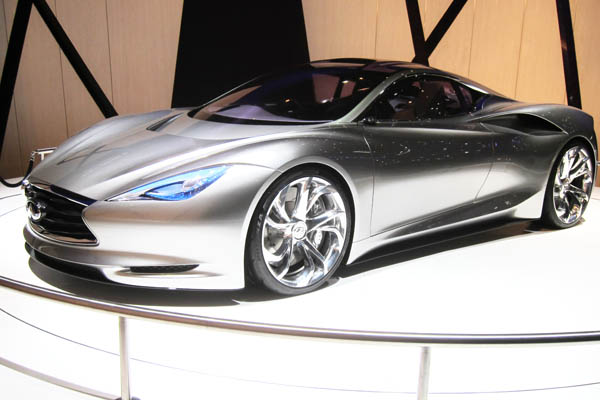 Infiniti Emerg-E electric supercar concept